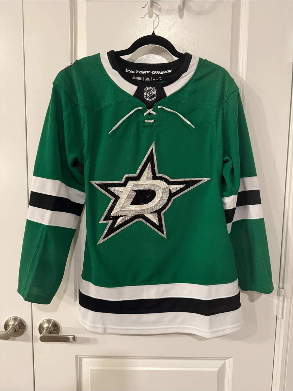 NWT hand bedazzled adidas Dallas Stars Green Hockey Jersey size 42